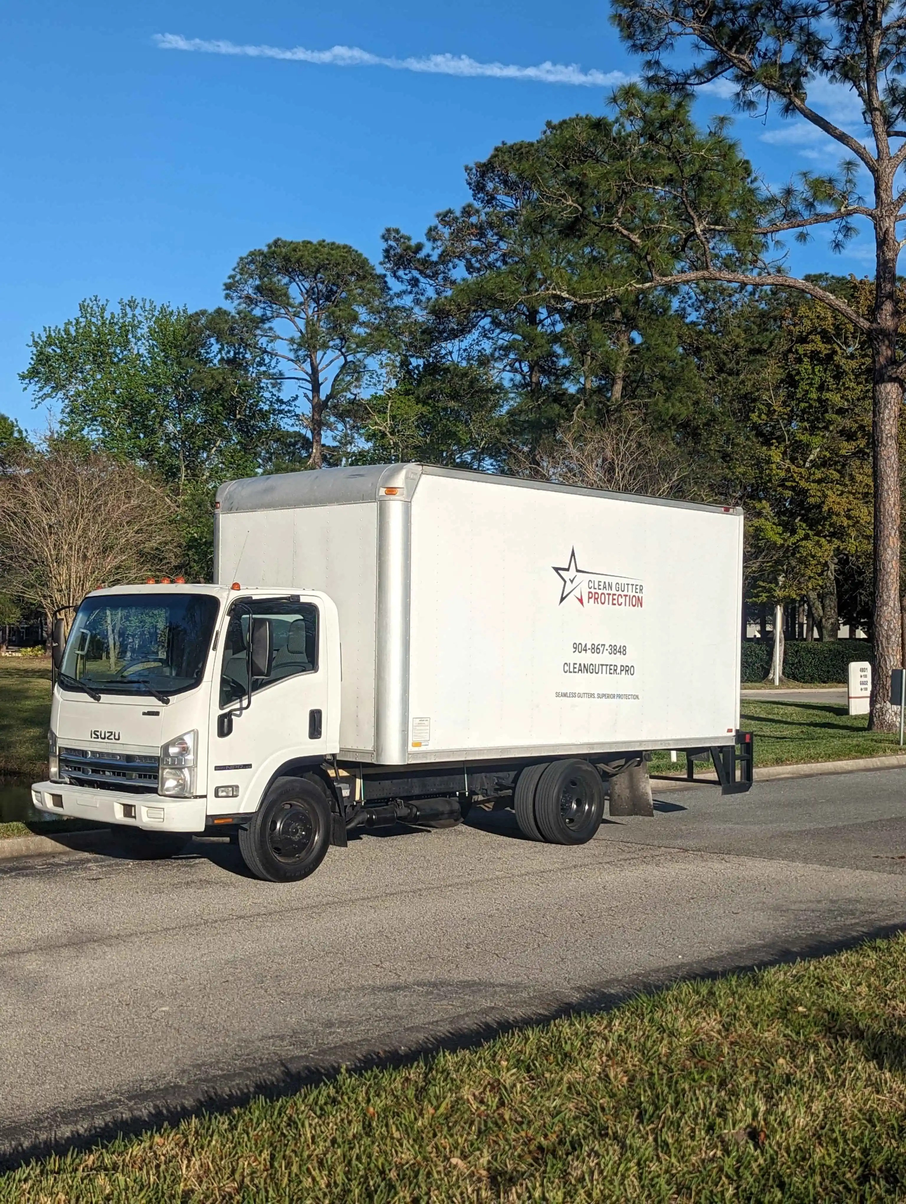 What do professional gutter cleaners use?